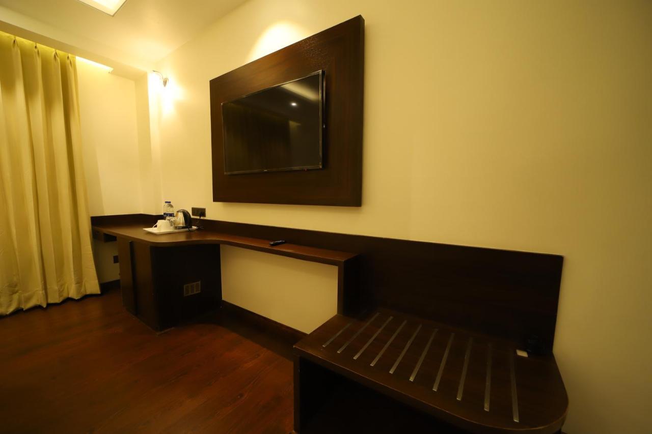 Hotel Dvij Inn Джайпур Екстериор снимка