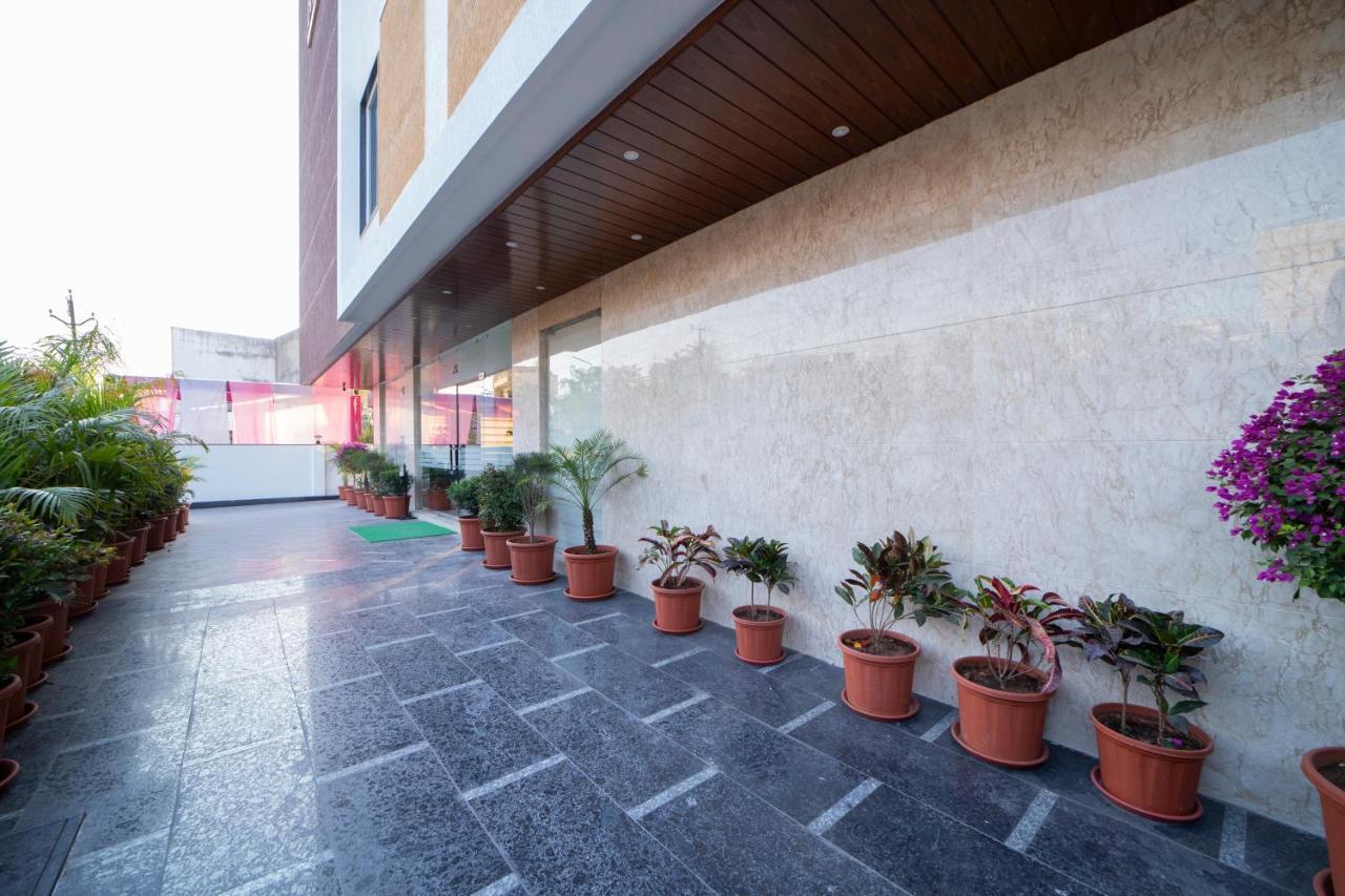 Hotel Dvij Inn Джайпур Екстериор снимка
